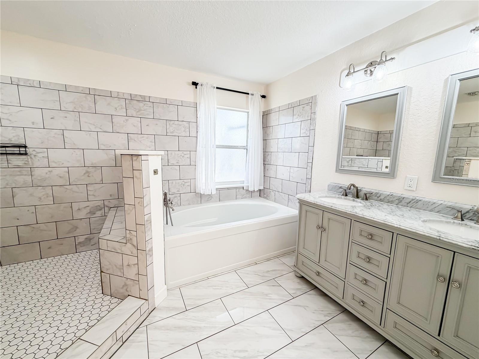 Image 12 of 24 For 8215 Westmont Terrace Drive