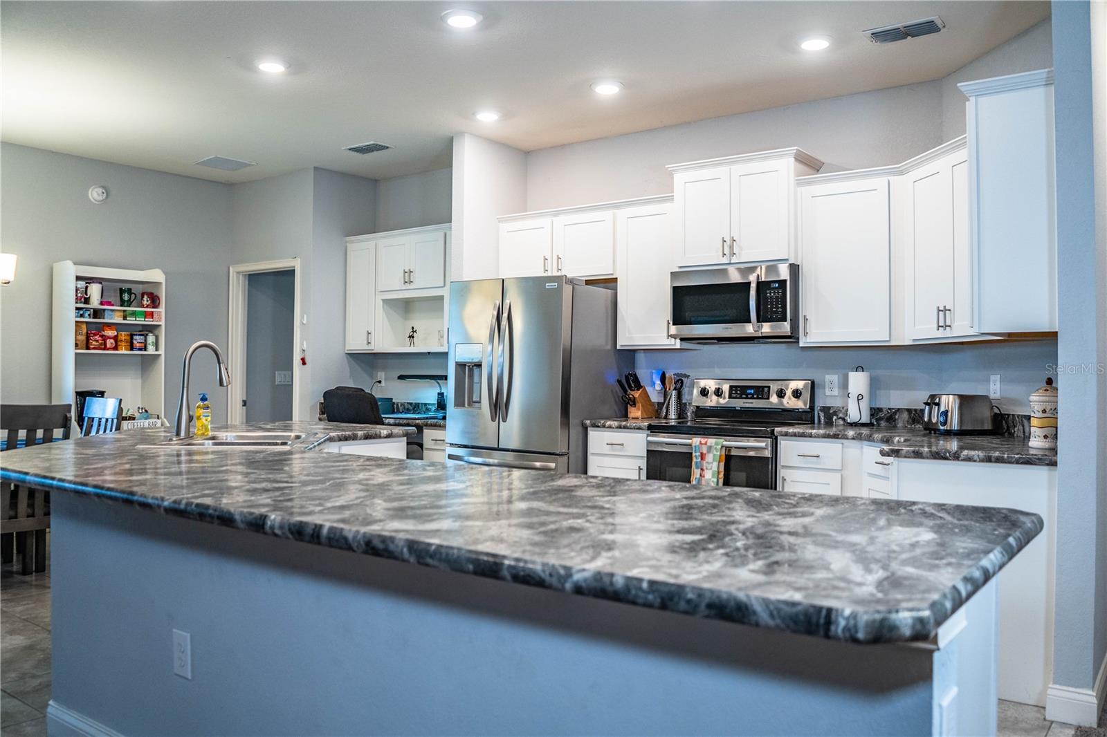 Image 12 of 75 For 261 Walkers Point Drive