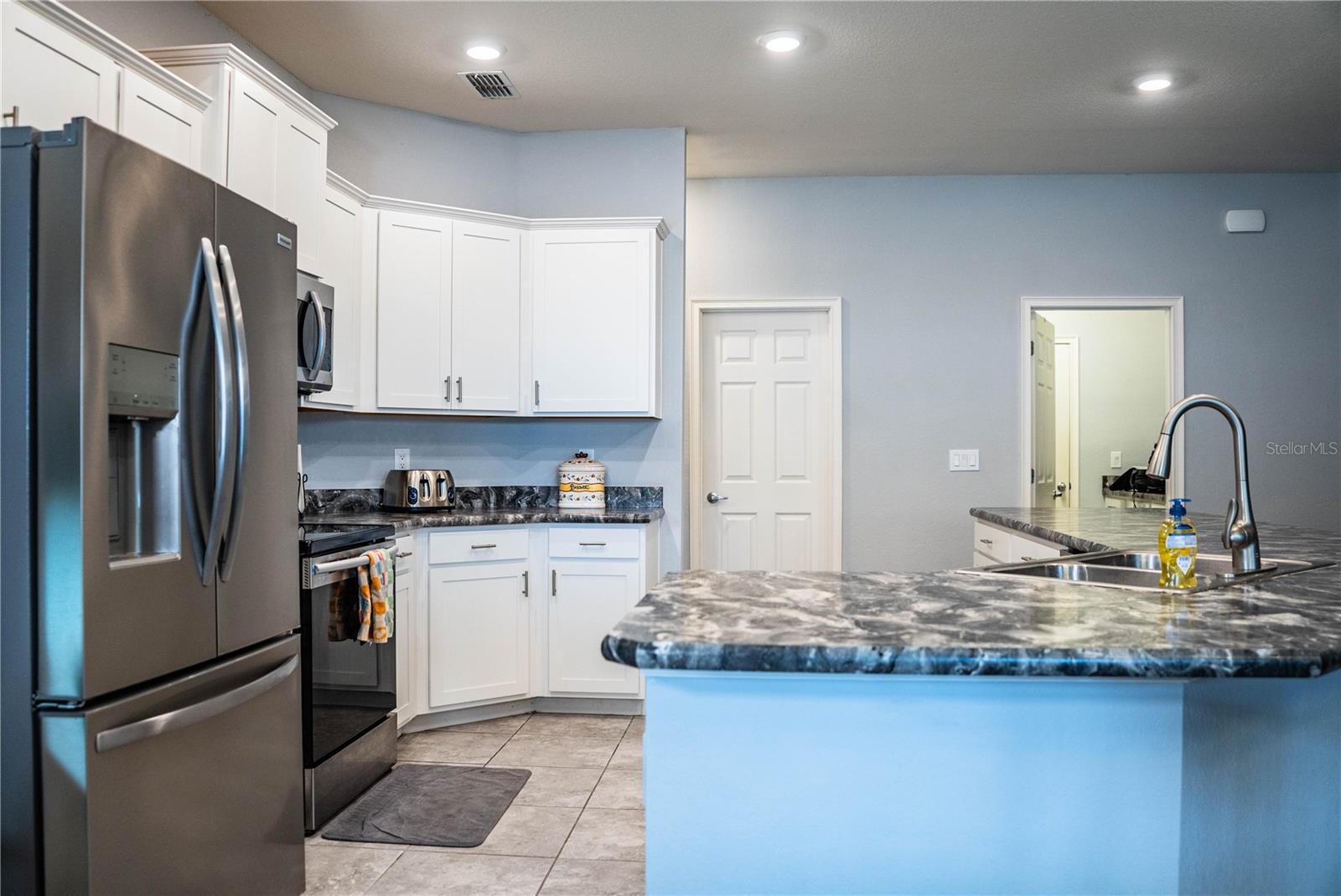 Image 13 of 75 For 261 Walkers Point Drive