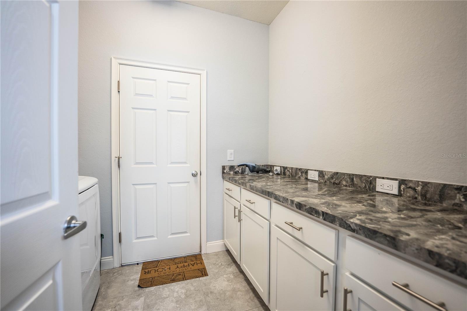 Image 20 of 75 For 261 Walkers Point Drive