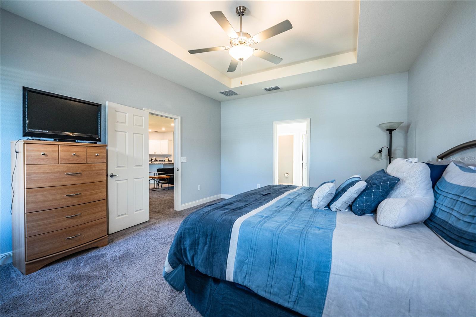 Image 32 of 75 For 261 Walkers Point Drive