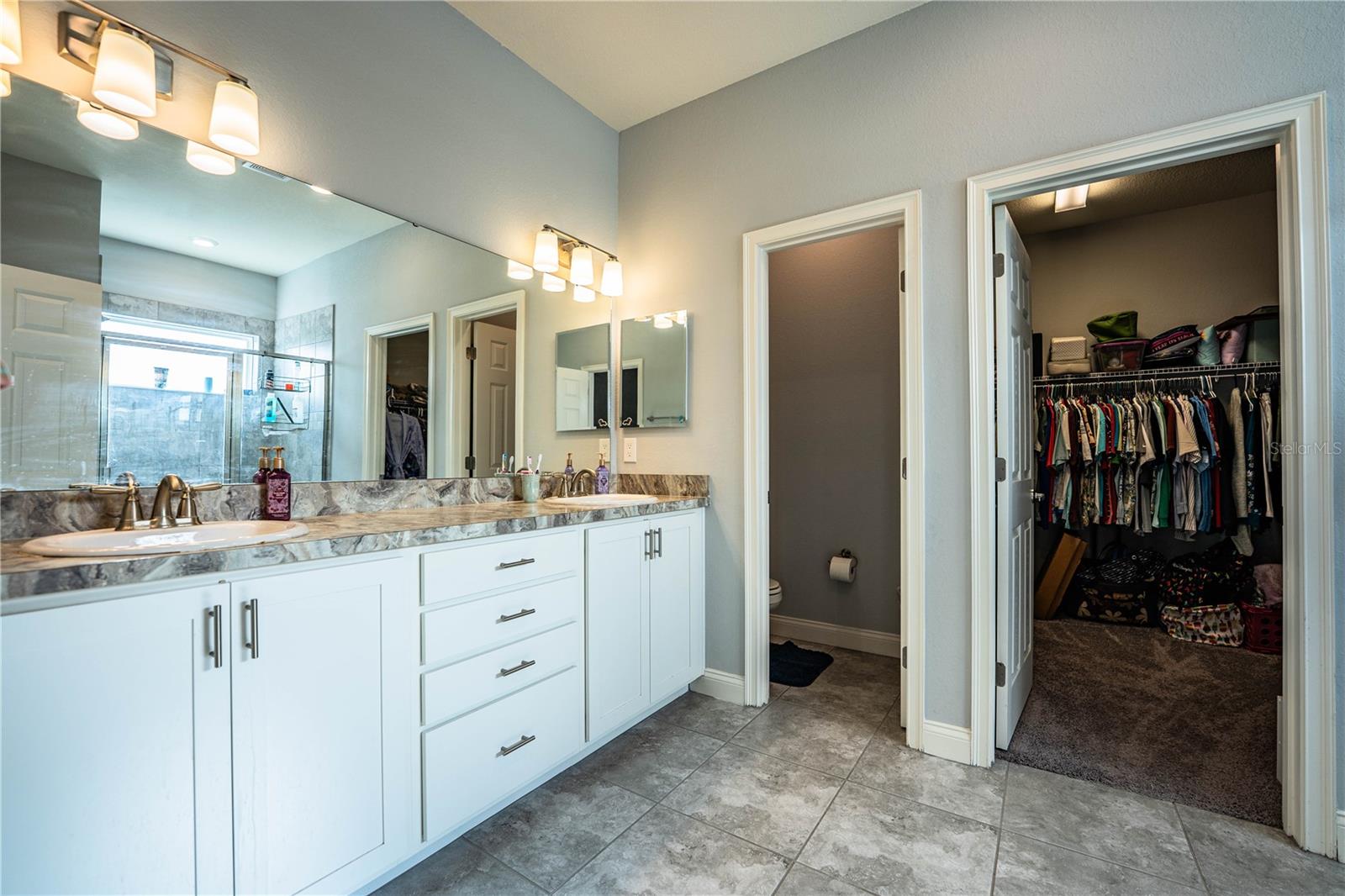 Image 37 of 75 For 261 Walkers Point Drive