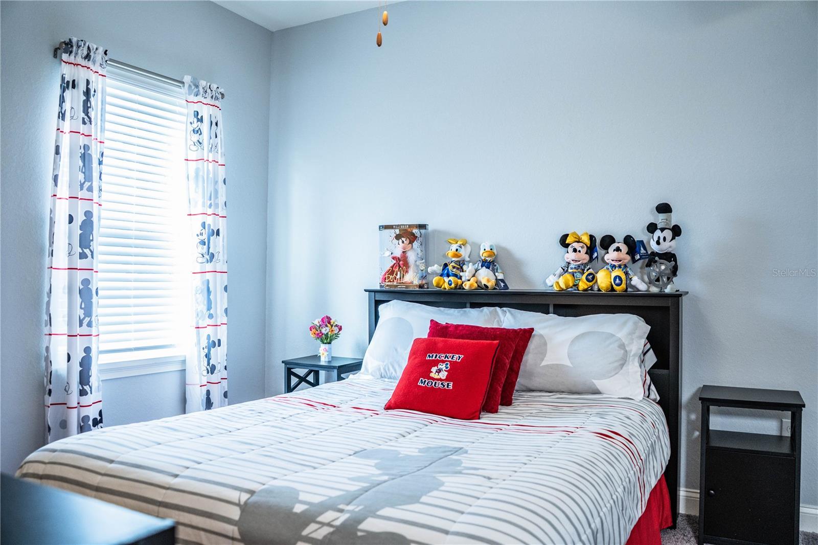 Image 42 of 75 For 261 Walkers Point Drive