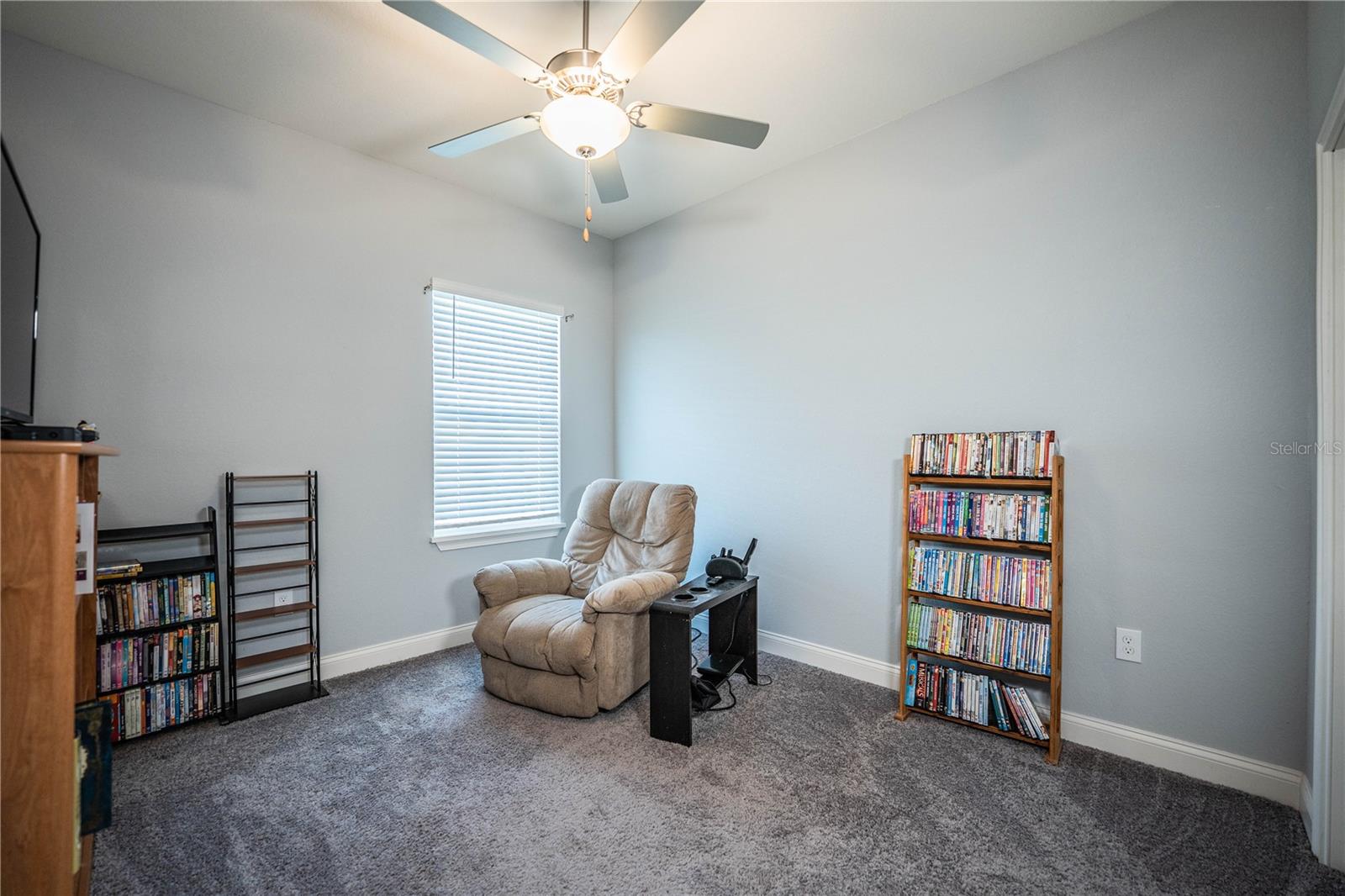 Image 49 of 75 For 261 Walkers Point Drive