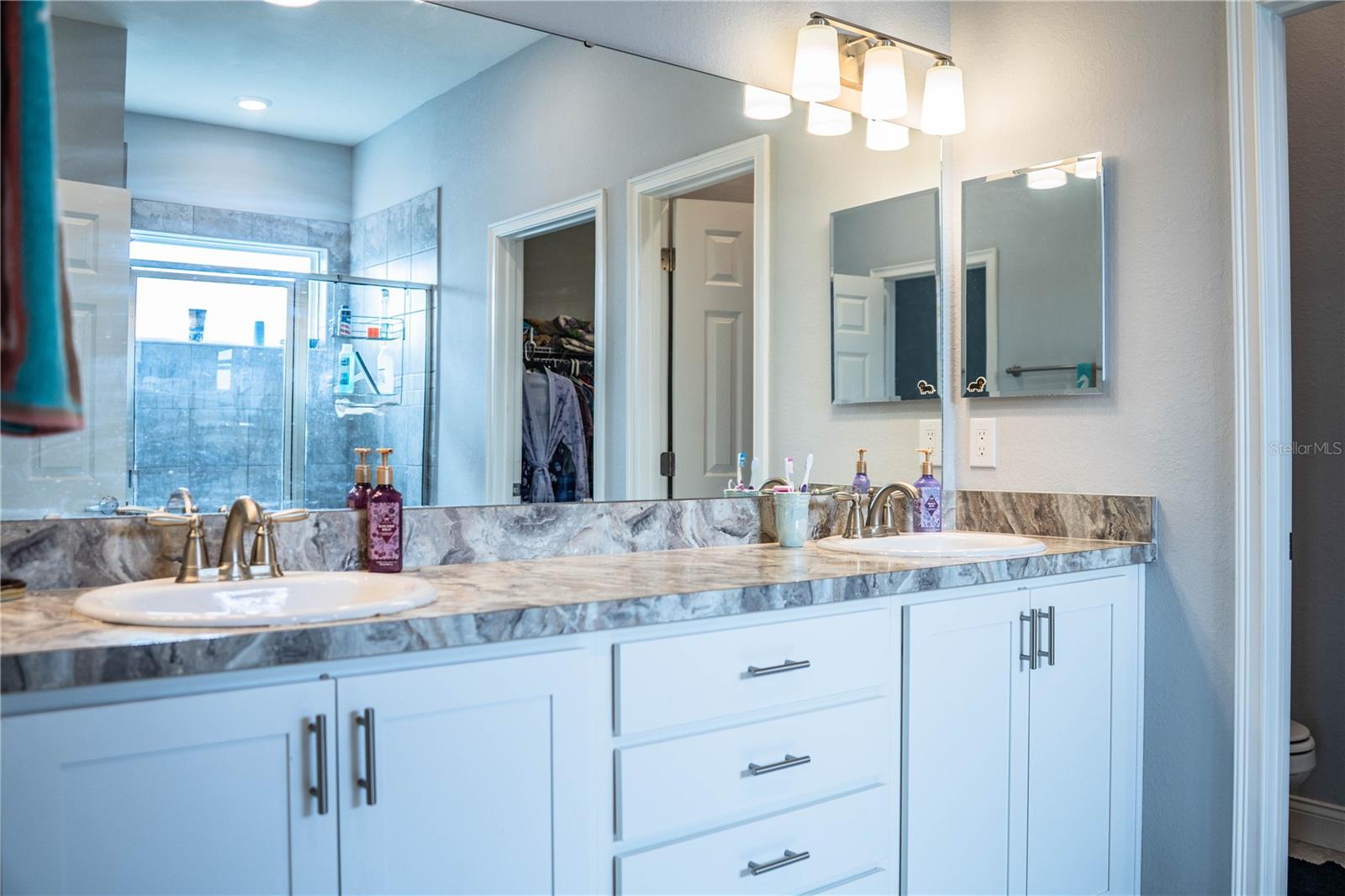 Image 52 of 75 For 261 Walkers Point Drive