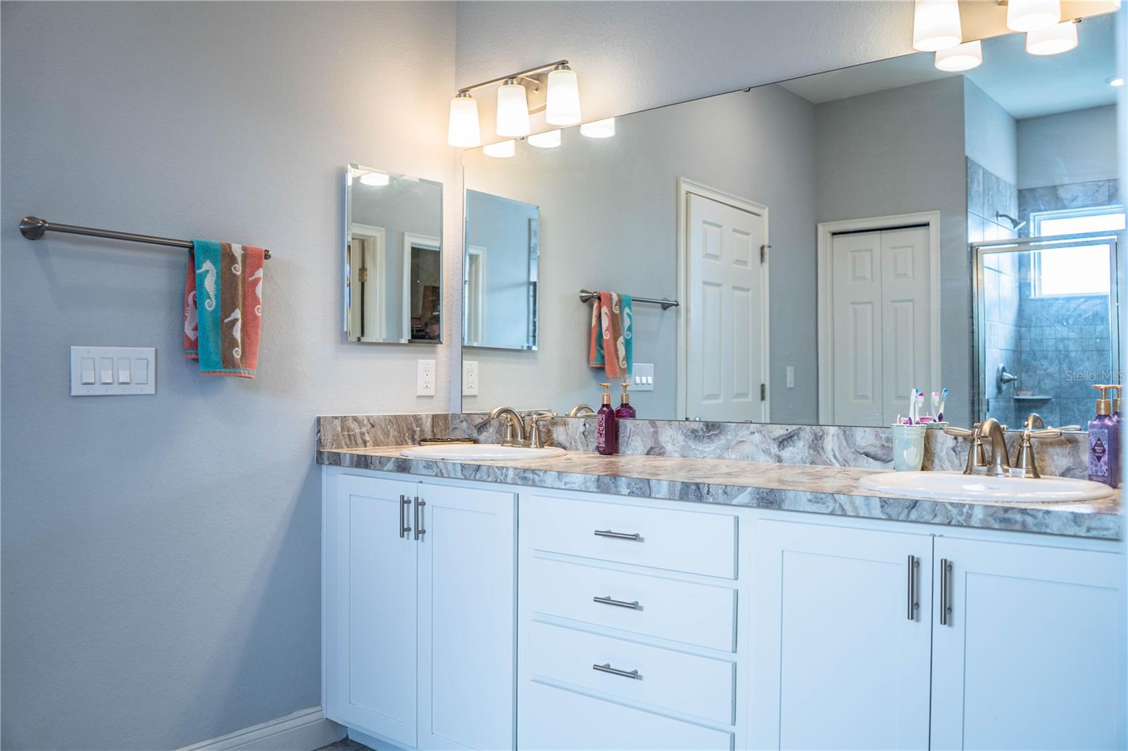 Image 55 of 75 For 261 Walkers Point Drive