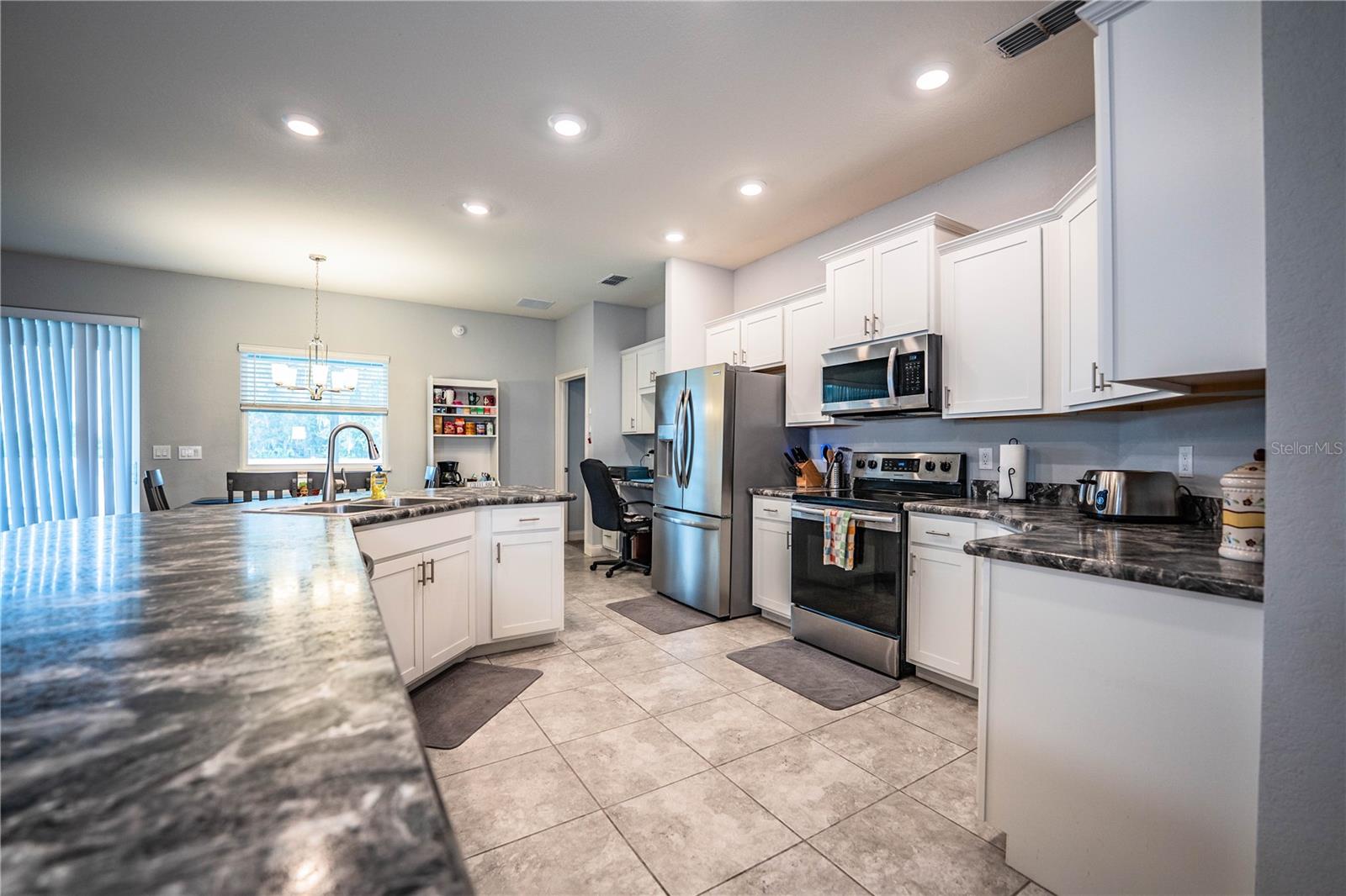 Image 6 of 75 For 261 Walkers Point Drive