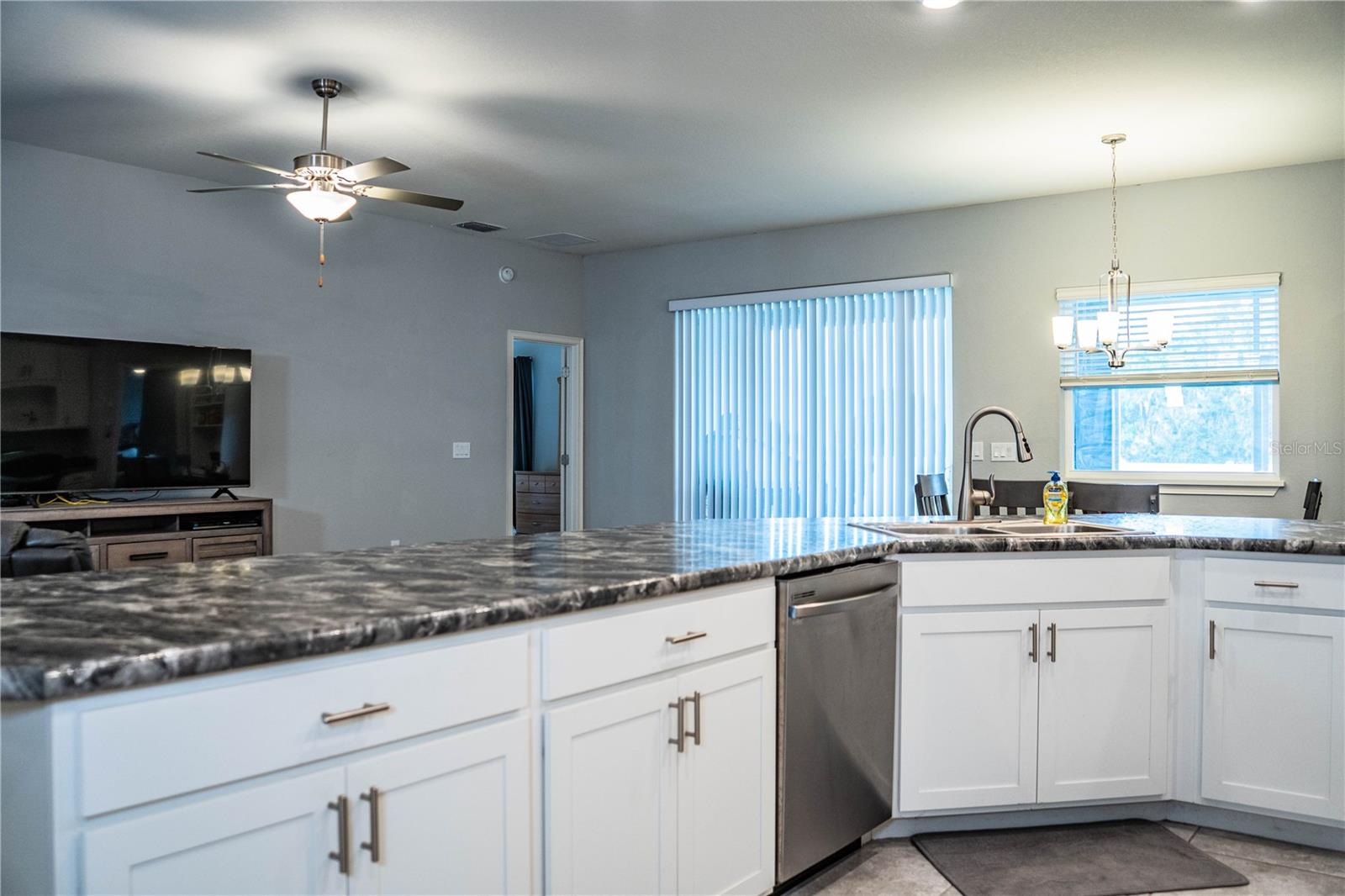 Image 7 of 75 For 261 Walkers Point Drive