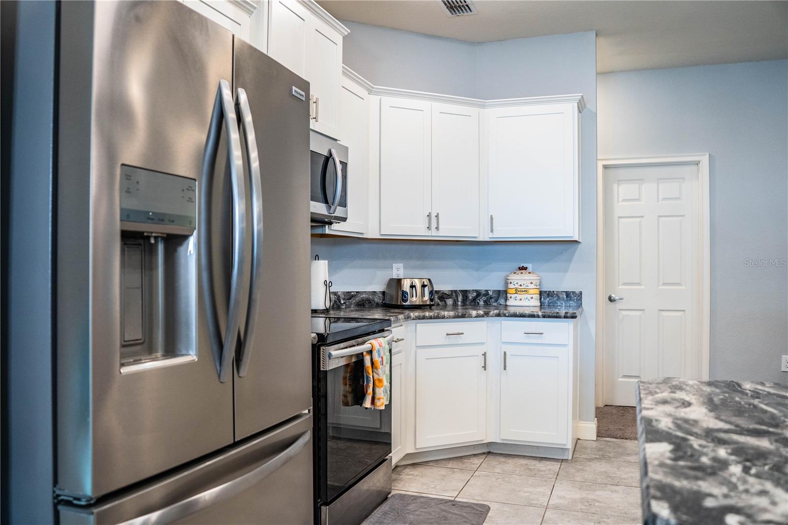 Image 8 of 75 For 261 Walkers Point Drive