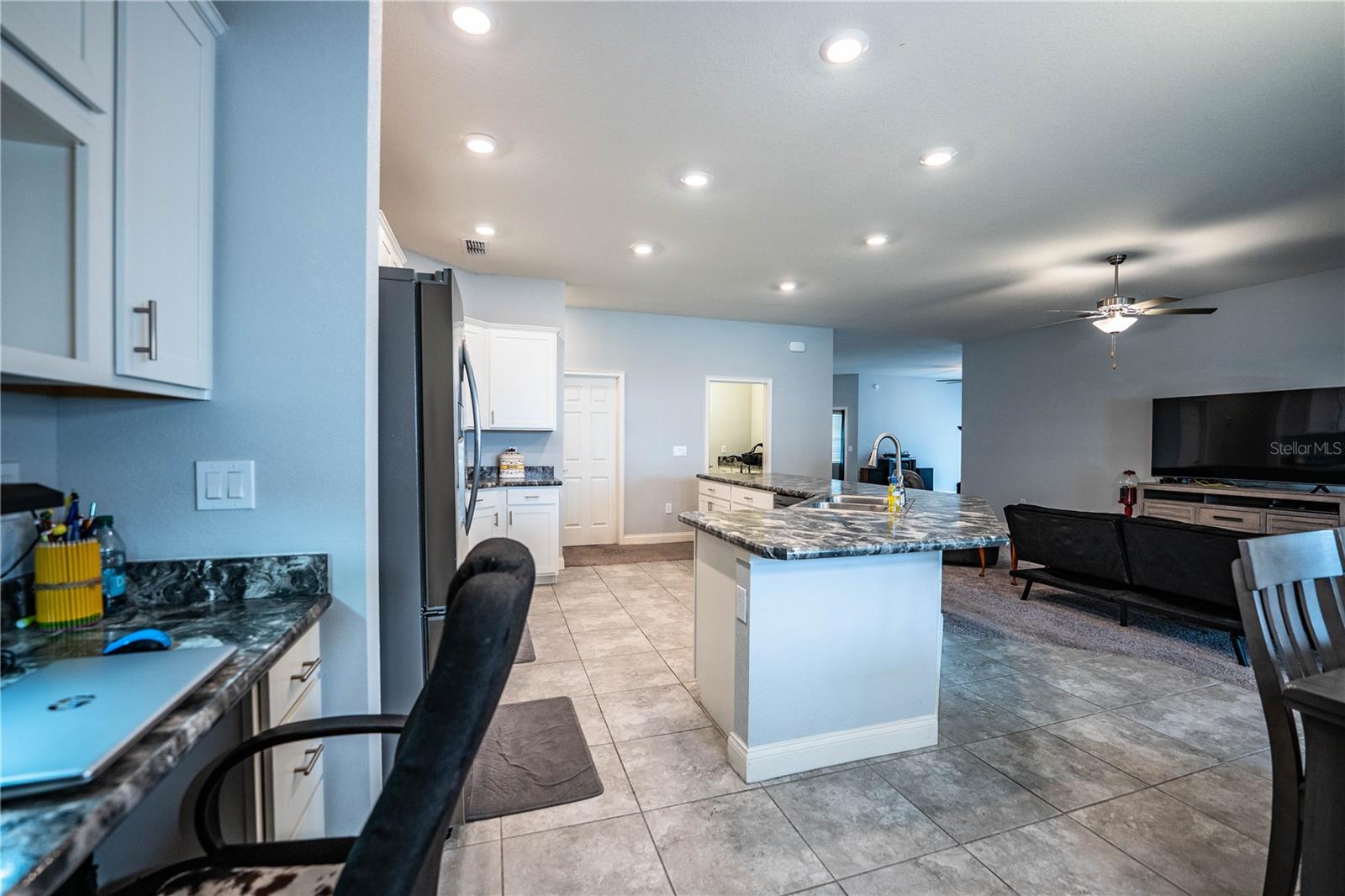 Image 9 of 75 For 261 Walkers Point Drive