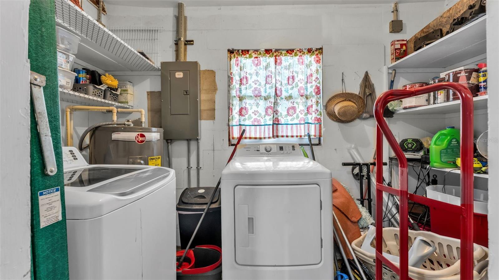 Image 28 of 38 For 803 Casselberry Drive