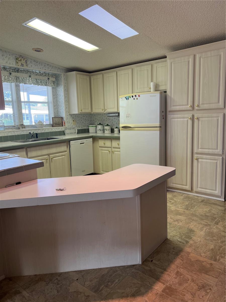 Image 10 of 23 For 6236 Knotty Pine Drive Se