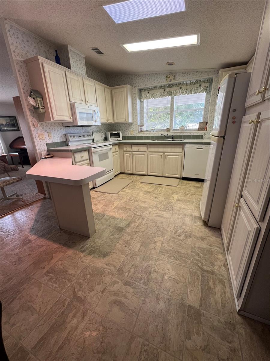 Image 11 of 23 For 6236 Knotty Pine Drive Se