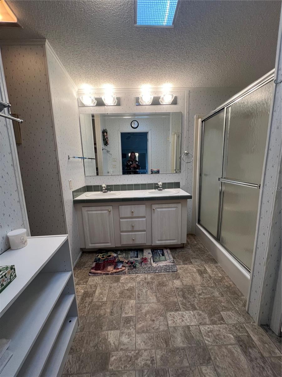 Image 15 of 23 For 6236 Knotty Pine Drive Se