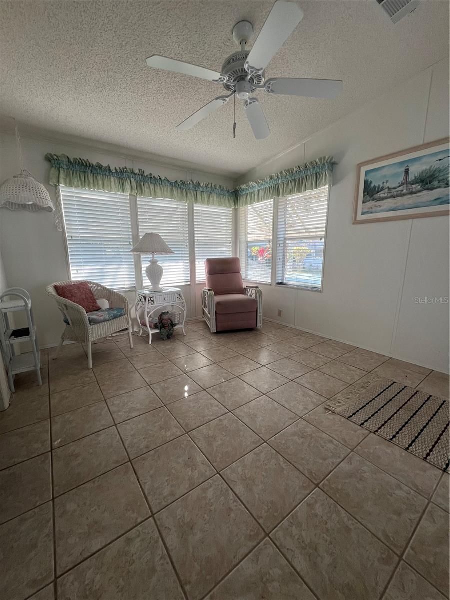 Image 5 of 23 For 6236 Knotty Pine Drive Se