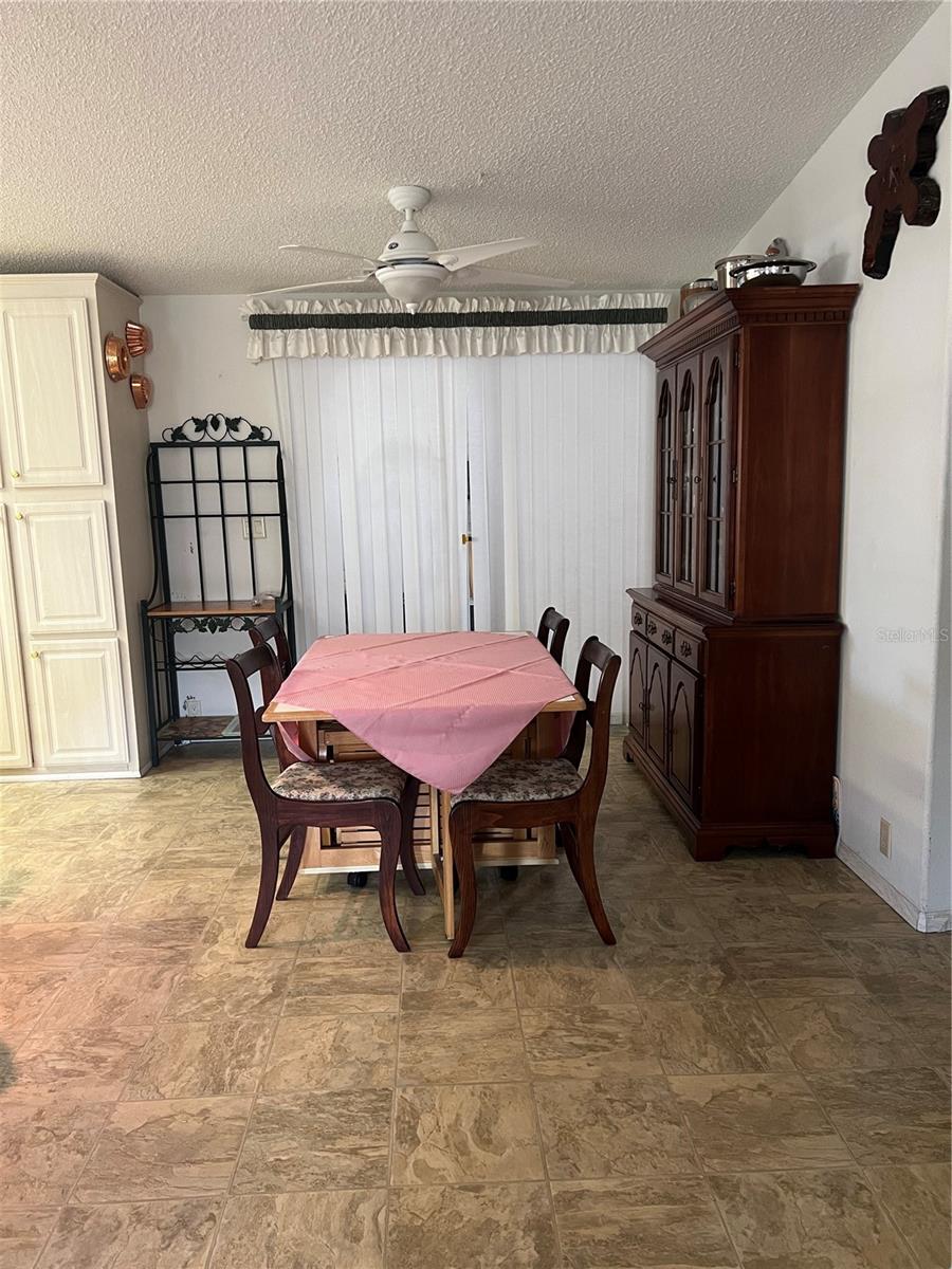 Image 9 of 23 For 6236 Knotty Pine Drive Se