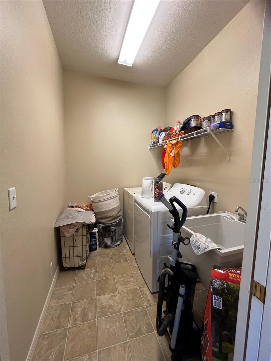 Image 14 of 63 For 3833 Whistlewood Circle