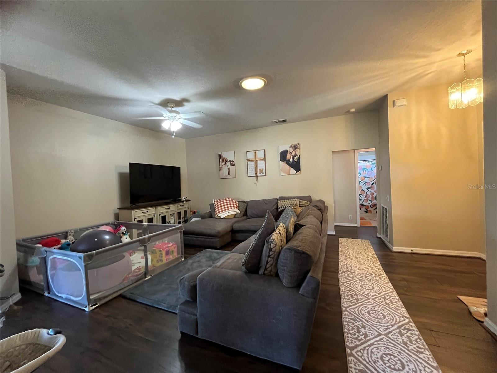 Image 6 of 63 For 3833 Whistlewood Circle