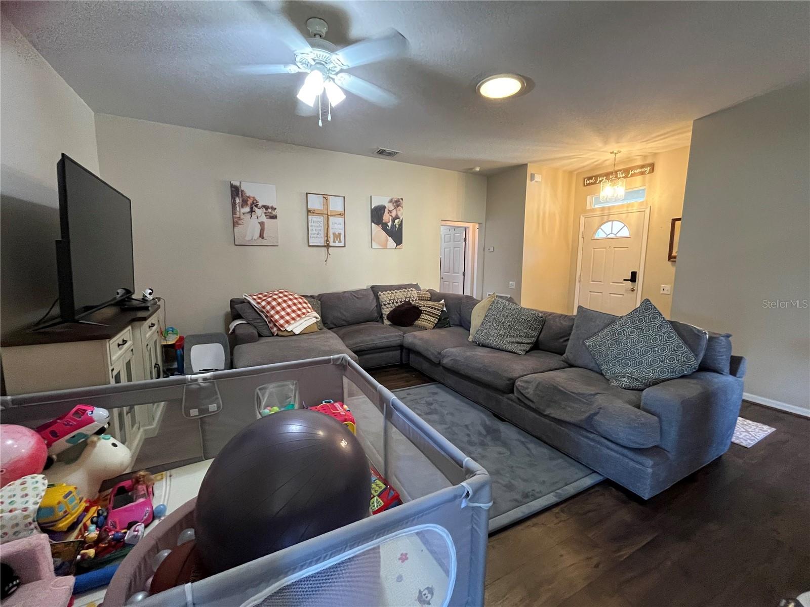 Image 8 of 63 For 3833 Whistlewood Circle