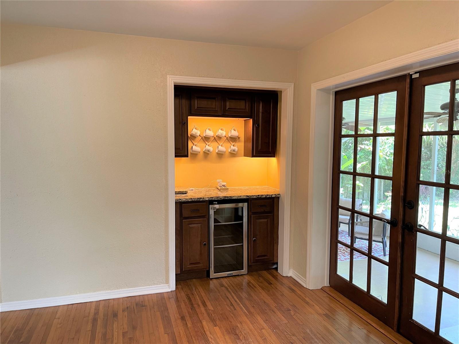 Image 12 of 38 For 539 Belvedere Street