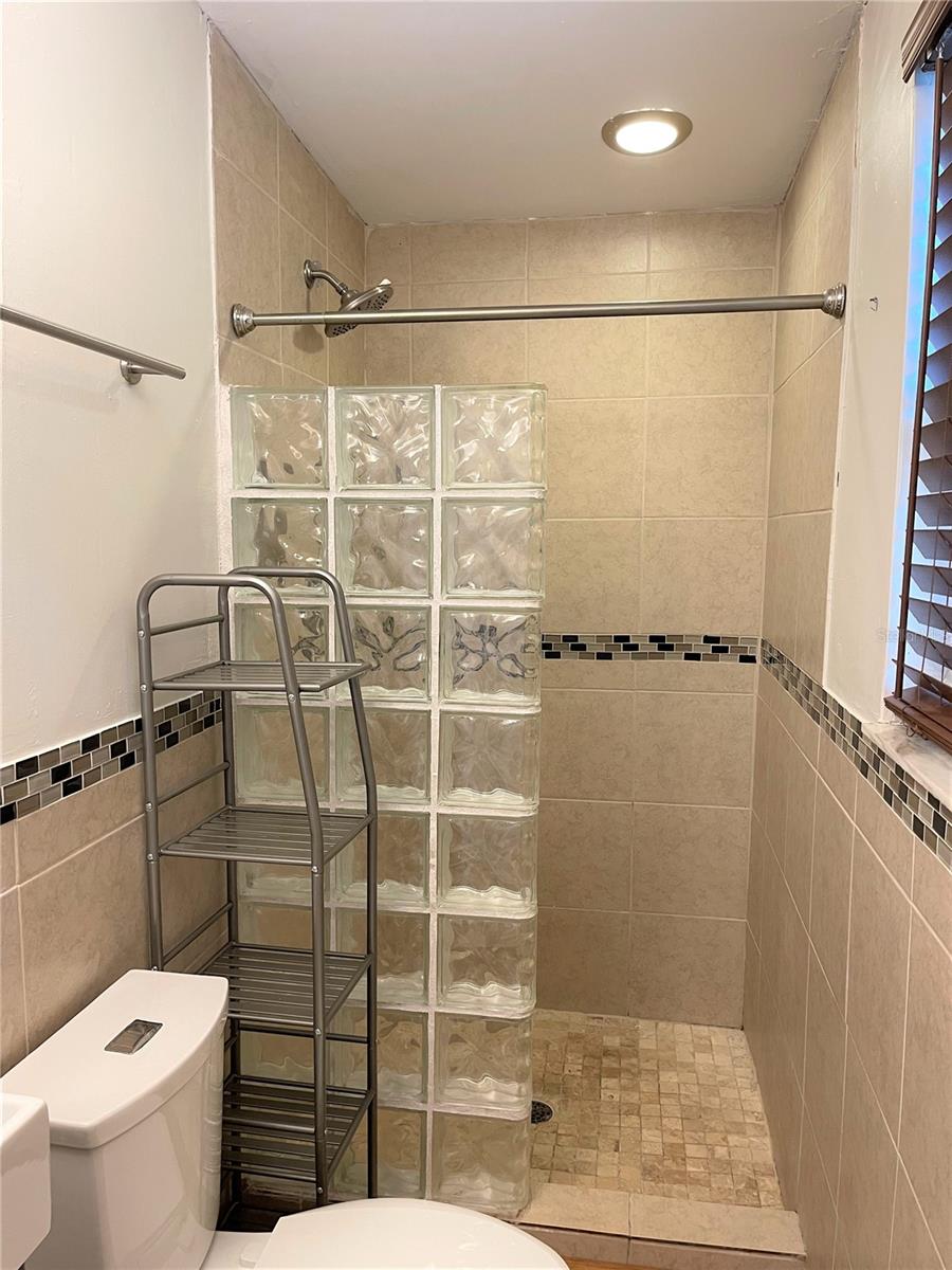 Image 17 of 38 For 539 Belvedere Street