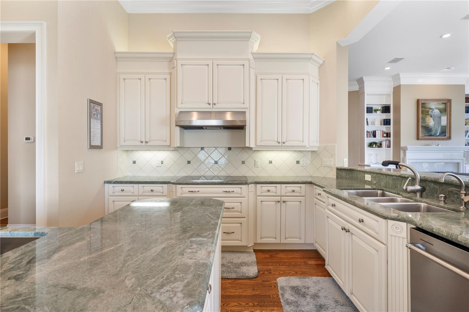 Image 21 of 86 For 2640 Bellerive Drive