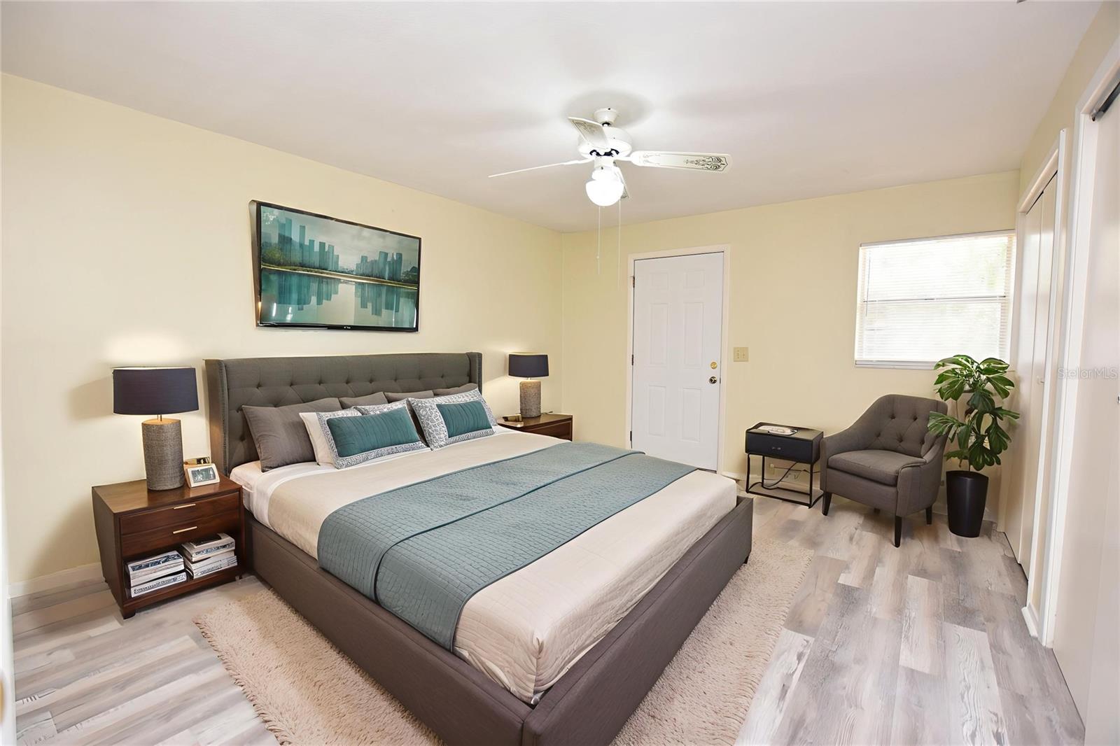 Image 11 of 14 For 619 Robin Road 2