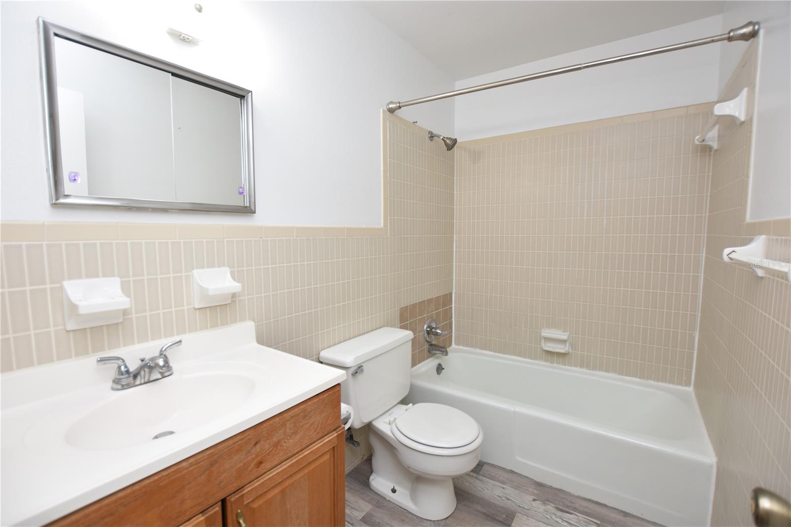 Image 14 of 14 For 619 Robin Road 2