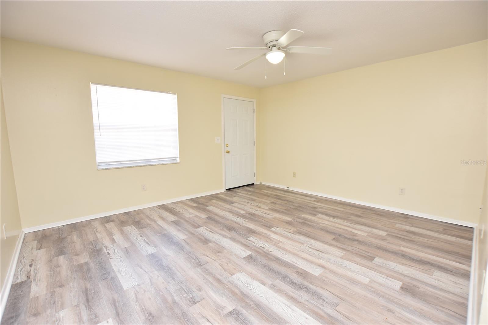 Image 9 of 14 For 619 Robin Road 2