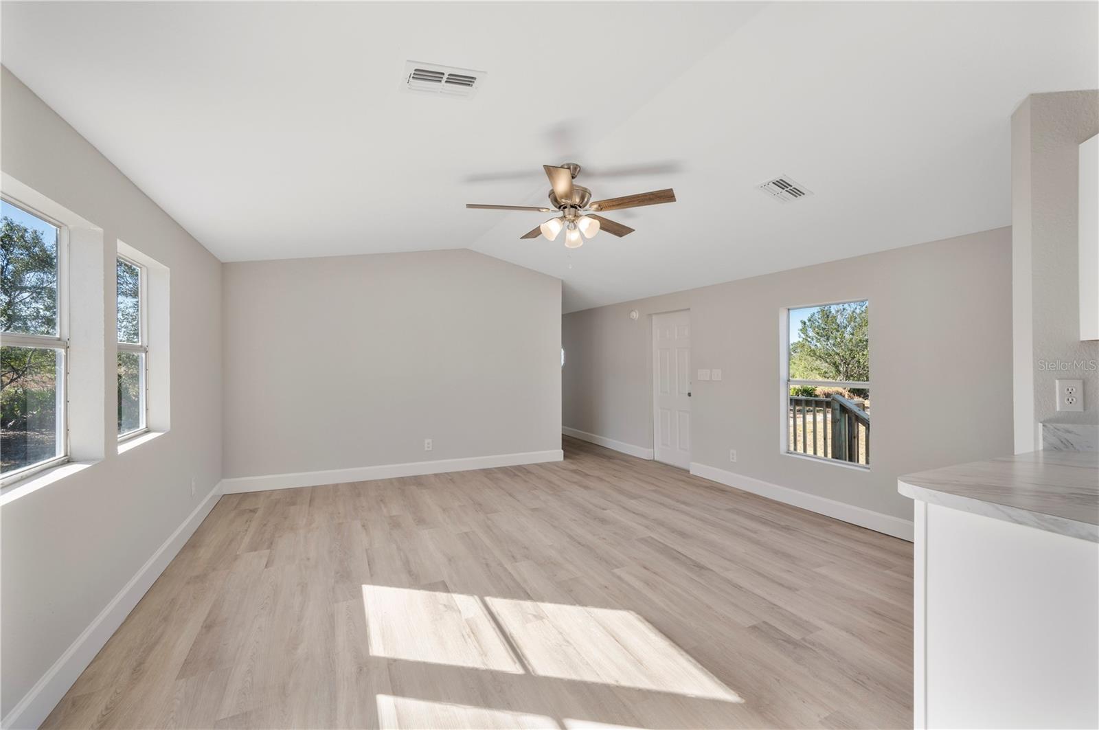 Image 5 of 36 For 4515 Sarver Avenue