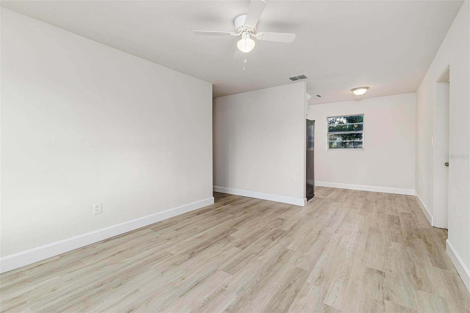 Image 2 of 18 For 1664 Bayview Drive