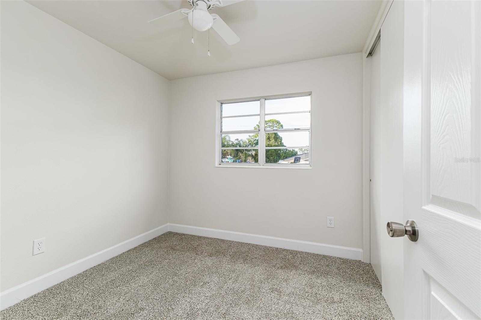 Image 7 of 18 For 1664 Bayview Drive