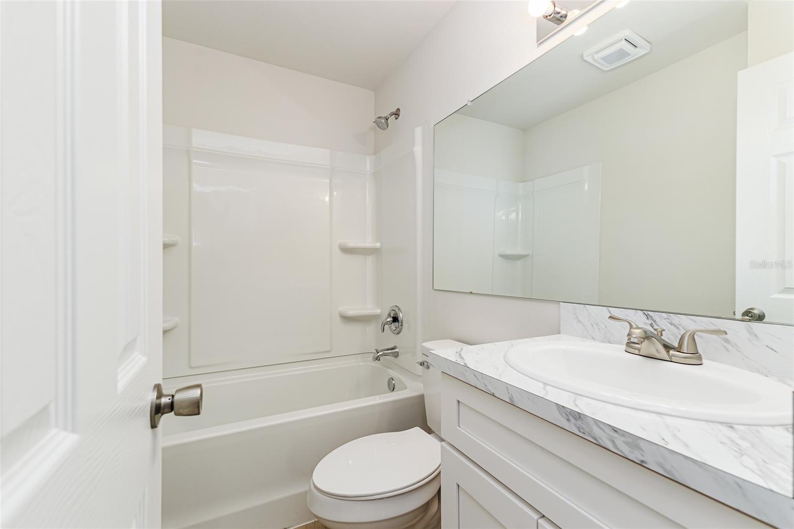 Image 9 of 18 For 1664 Bayview Drive