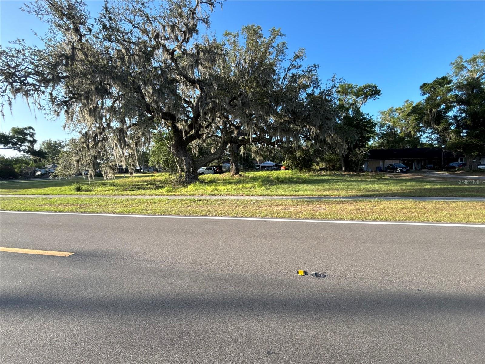 Image 2 of 4 For 722 9th Street Ne