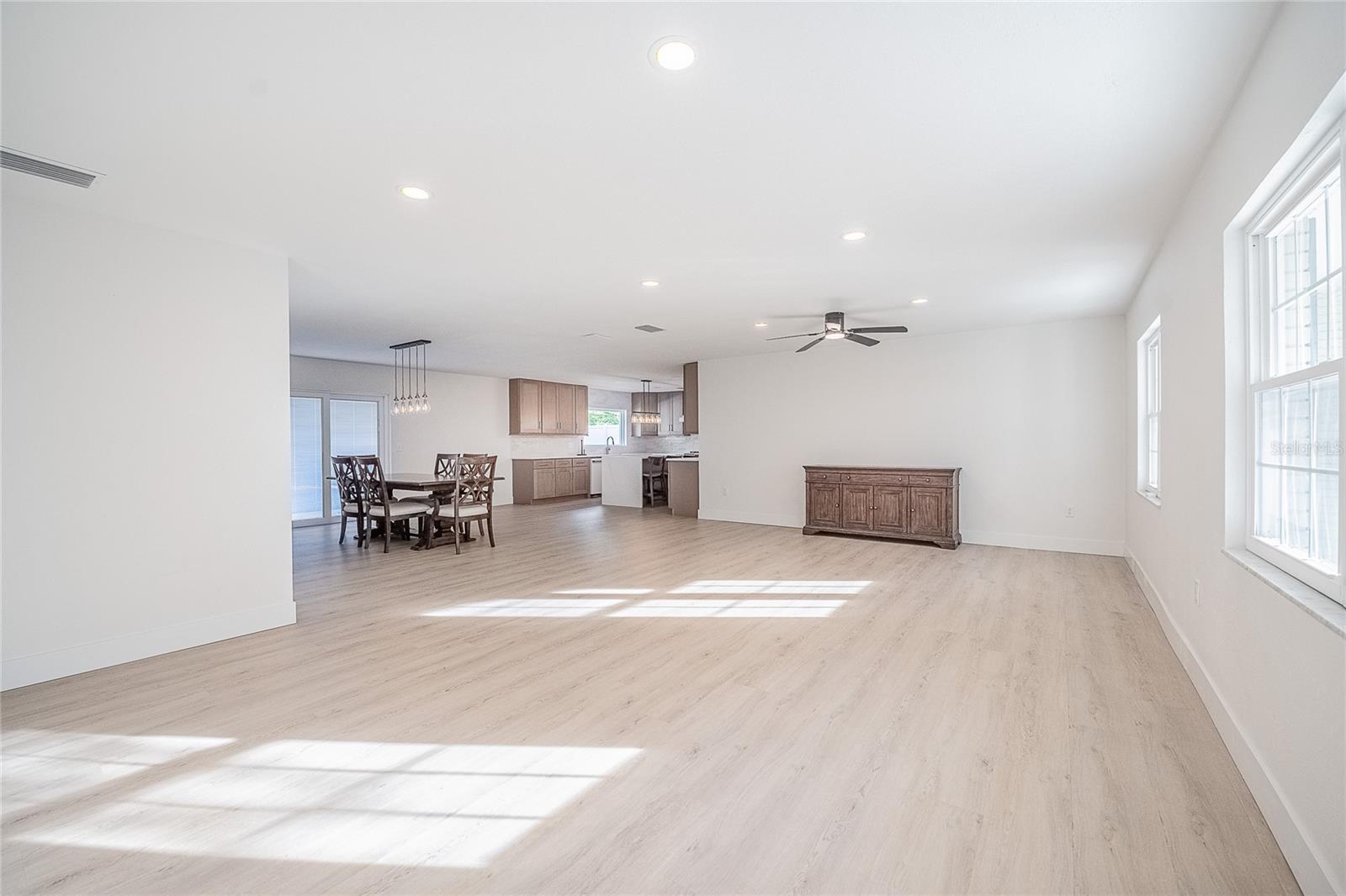 Image 7 of 24 For 6212 Woodsfield Way