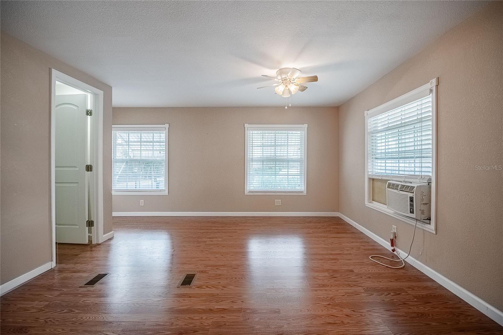 Image 40 of 54 For 426 Martin Drive