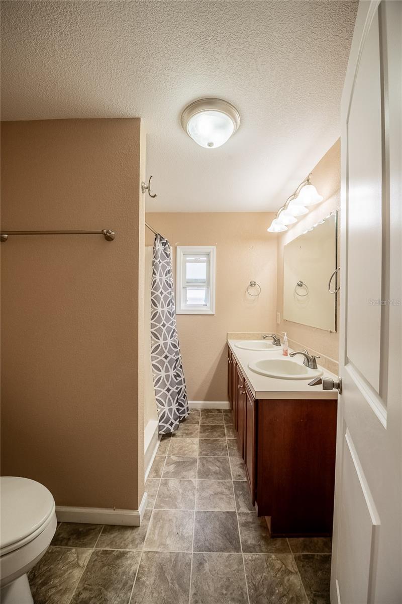 Image 41 of 54 For 426 Martin Drive