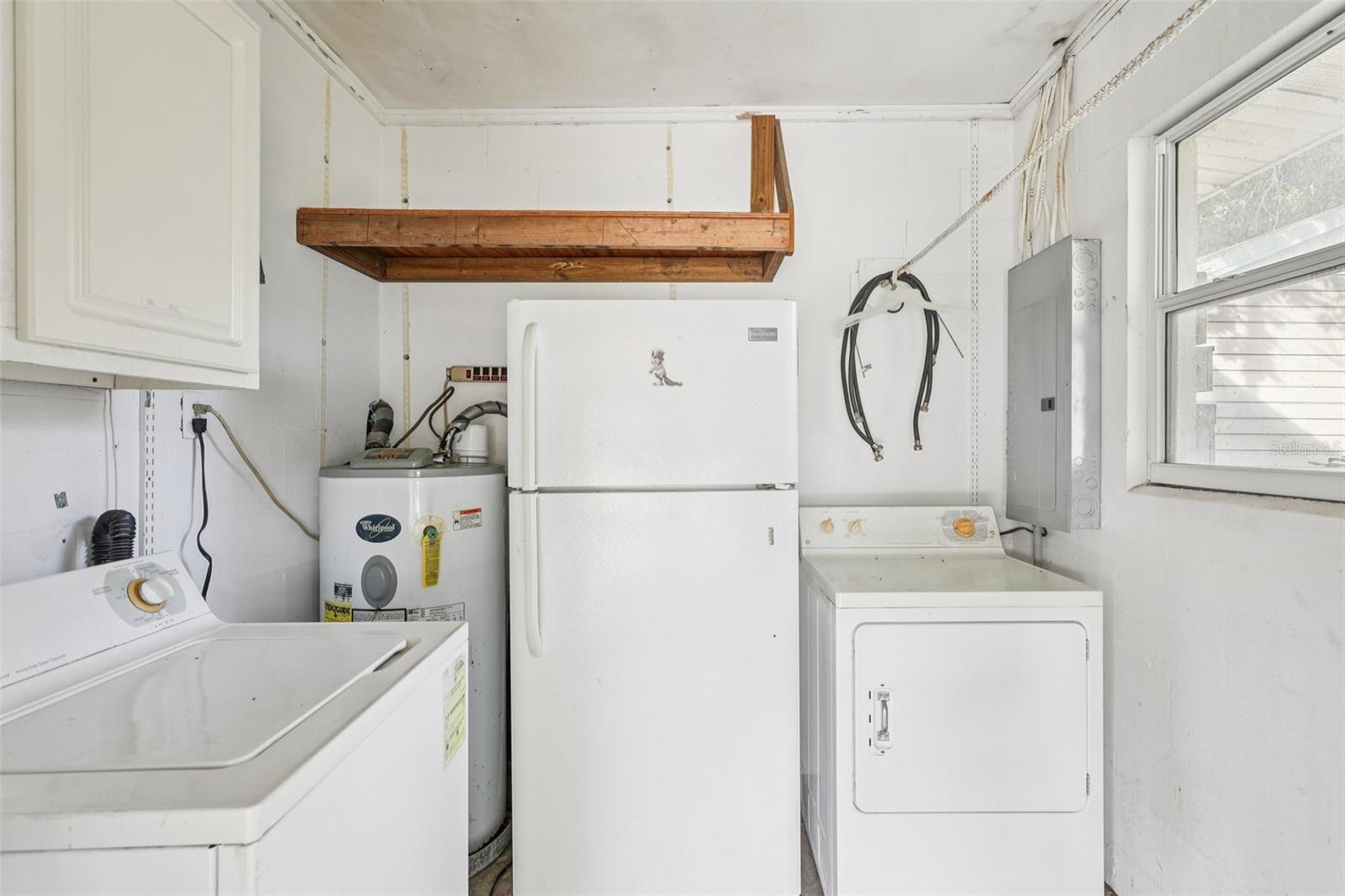 Image 12 of 17 For 355 Glencruiten Avenue