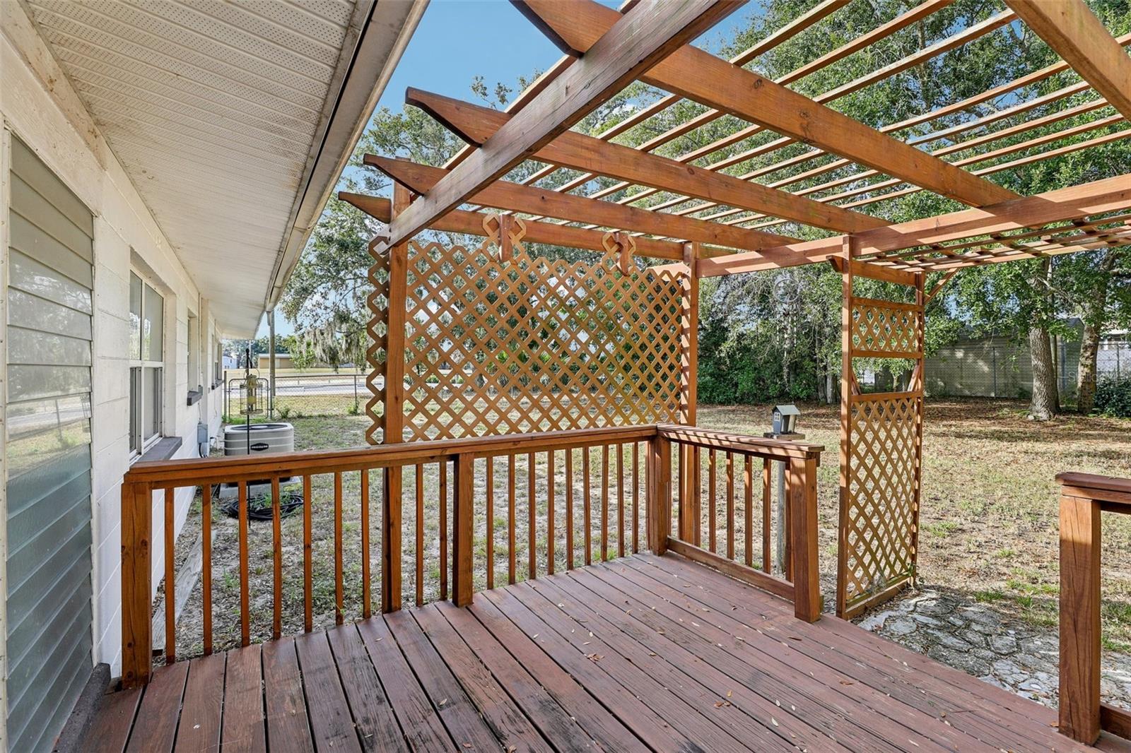 Image 13 of 17 For 355 Glencruiten Avenue