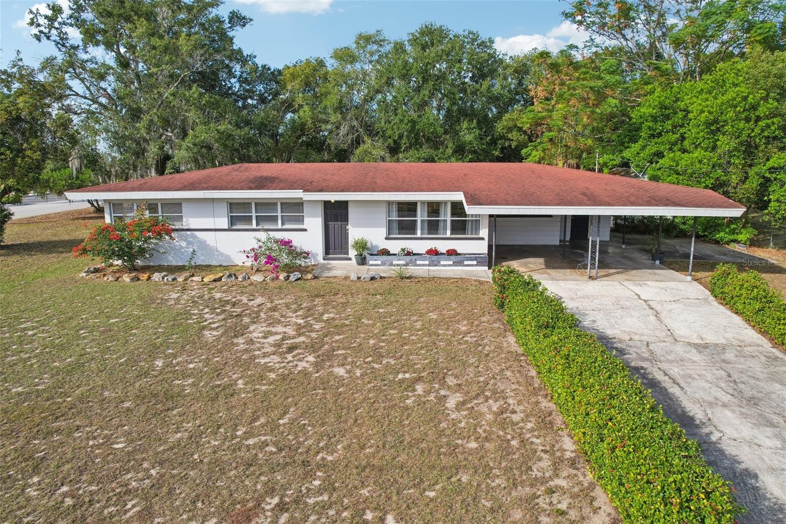 Image 15 of 17 For 355 Glencruiten Avenue