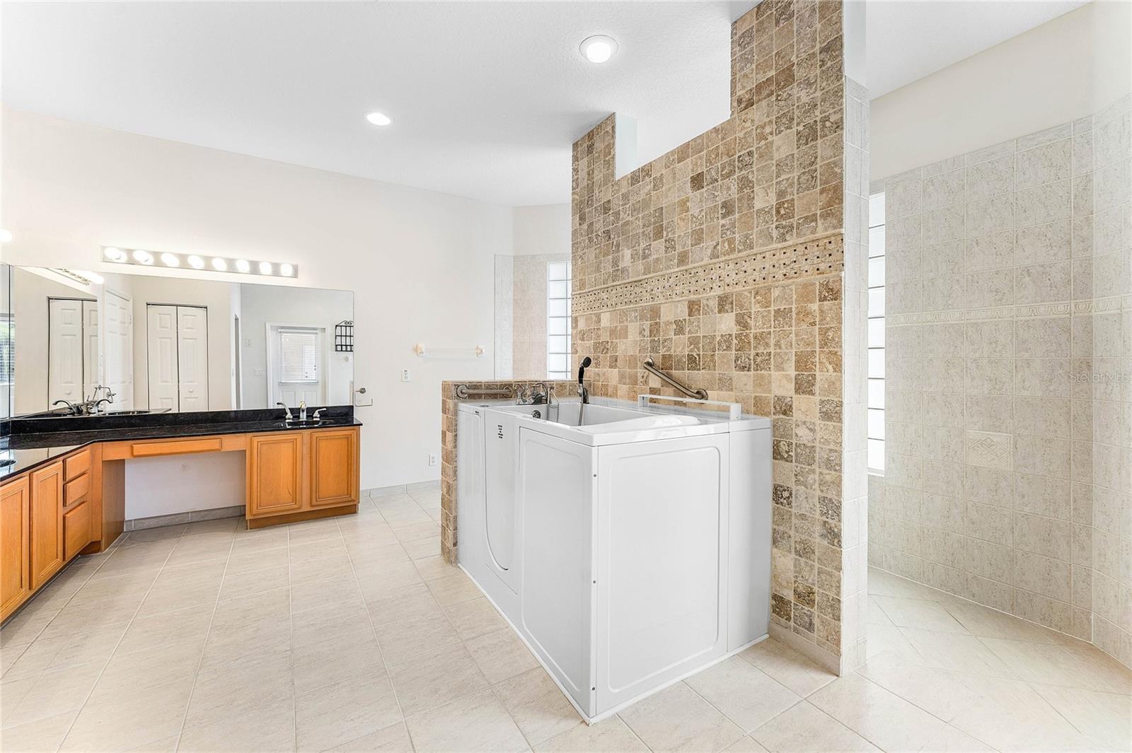 Image 25 of 47 For 13200 Bridgewood Drive