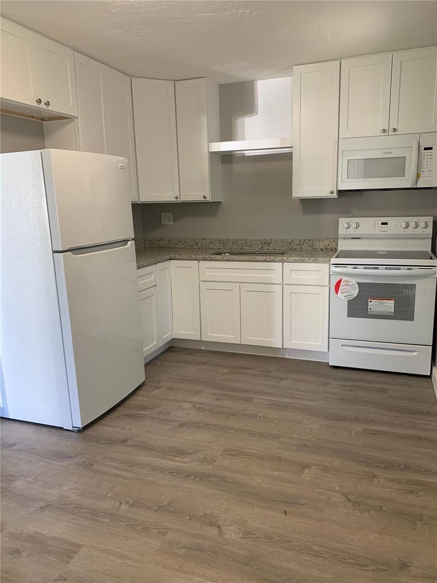 Image 11 of 26 For 832 20th Avenue S 830-832