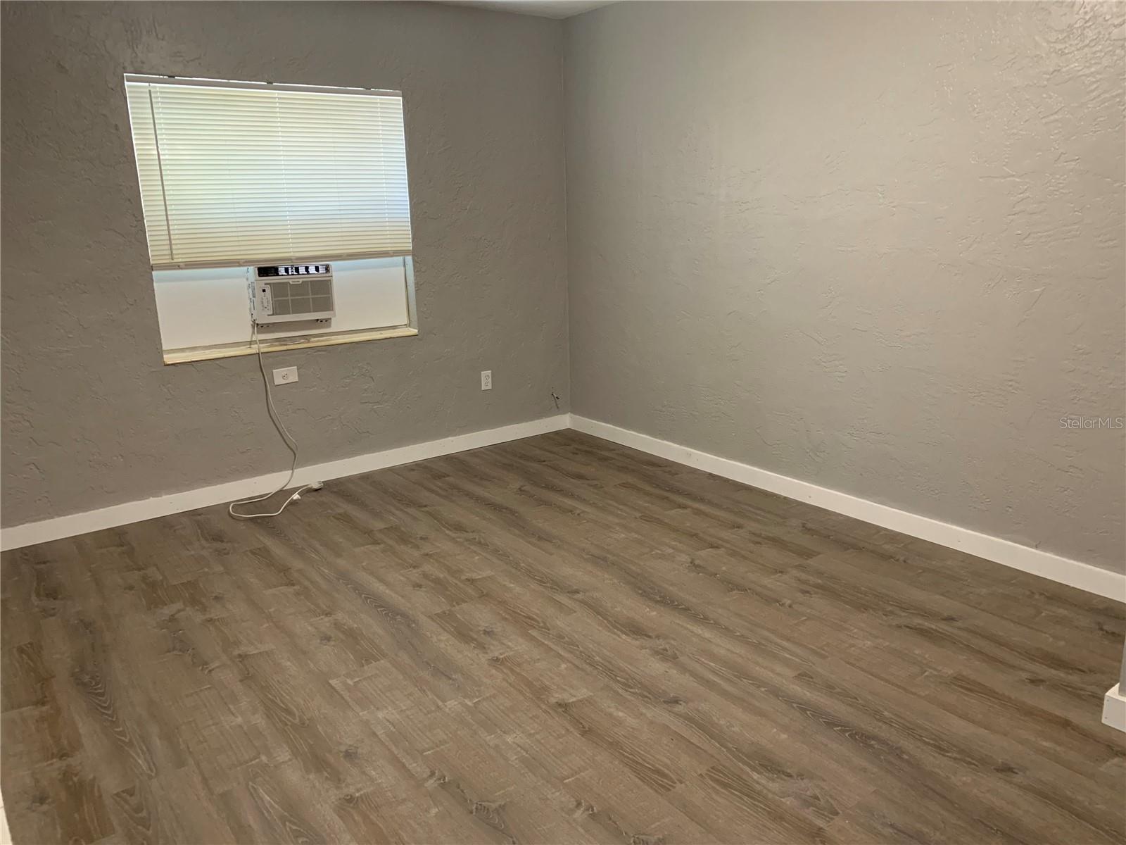 Image 14 of 26 For 832 20th Avenue S 830-832