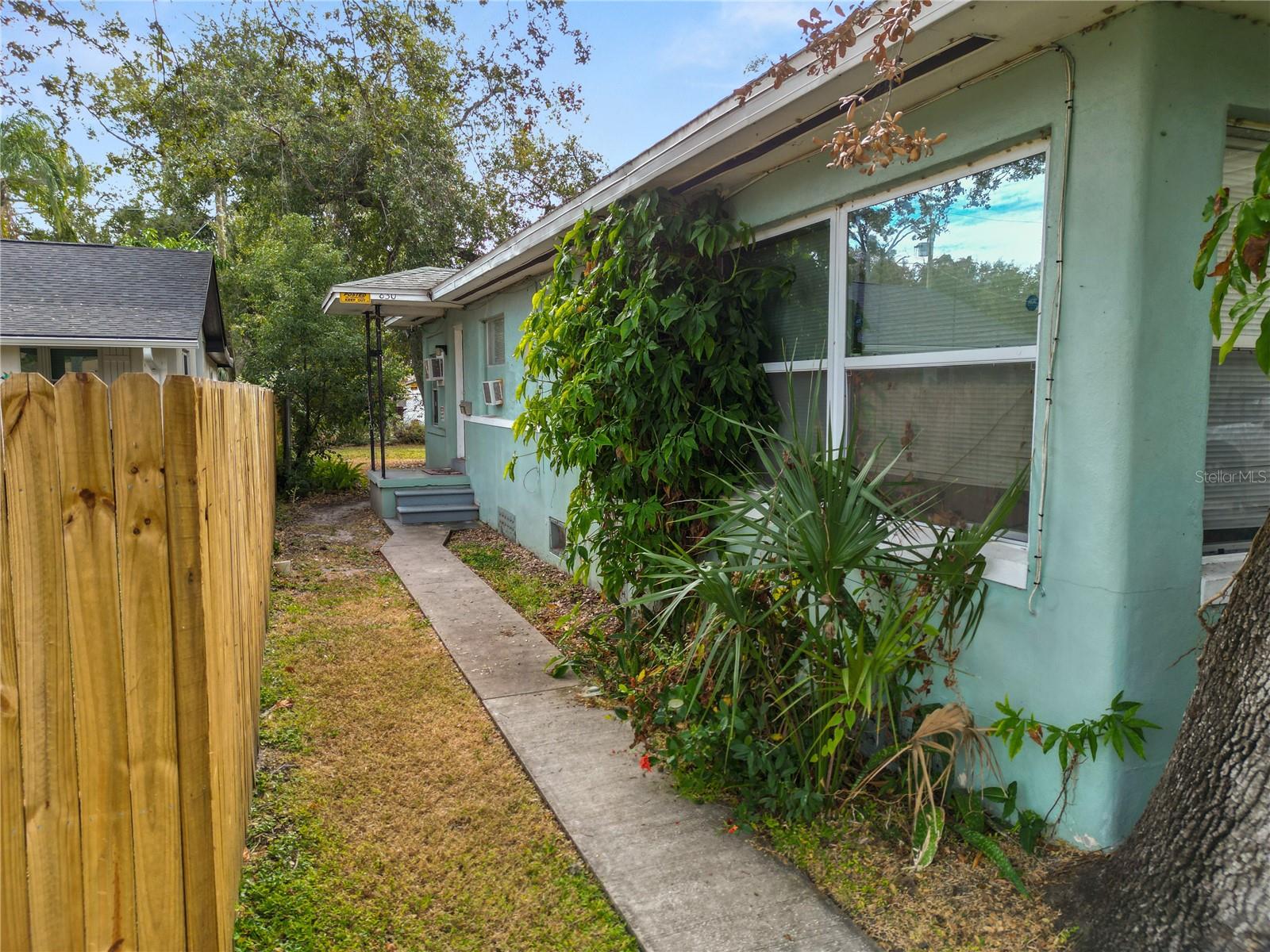 Image 4 of 26 For 832 20th Avenue S 830-832