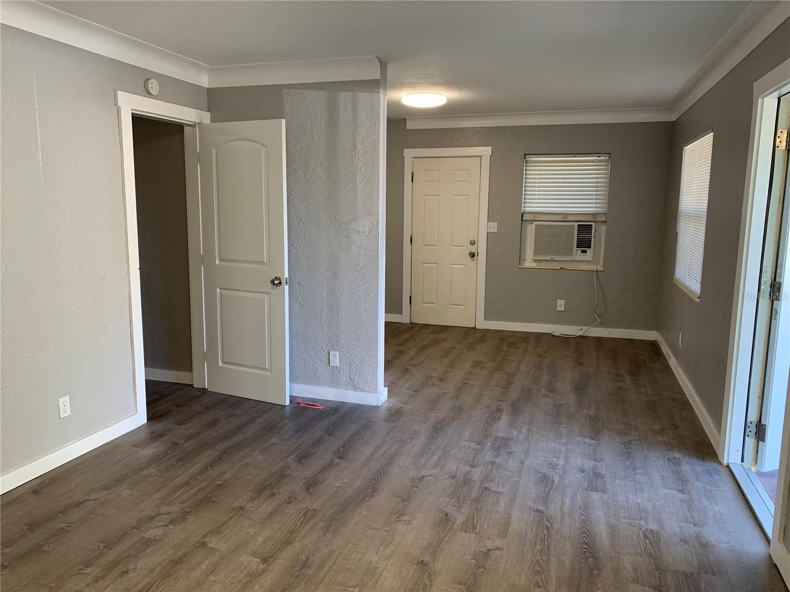 Image 8 of 26 For 832 20th Avenue S 830-832