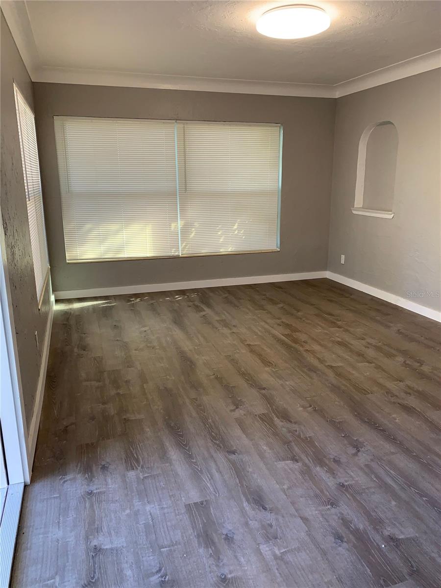 Image 9 of 26 For 832 20th Avenue S 830-832