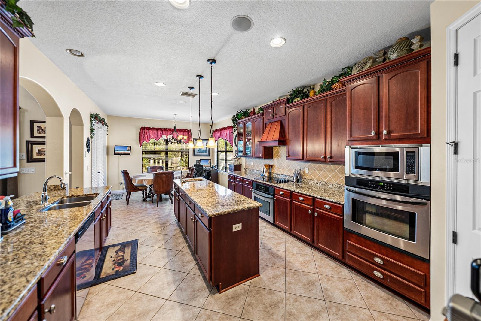 Image 17 of 100 For 360 Oak Landing Drive