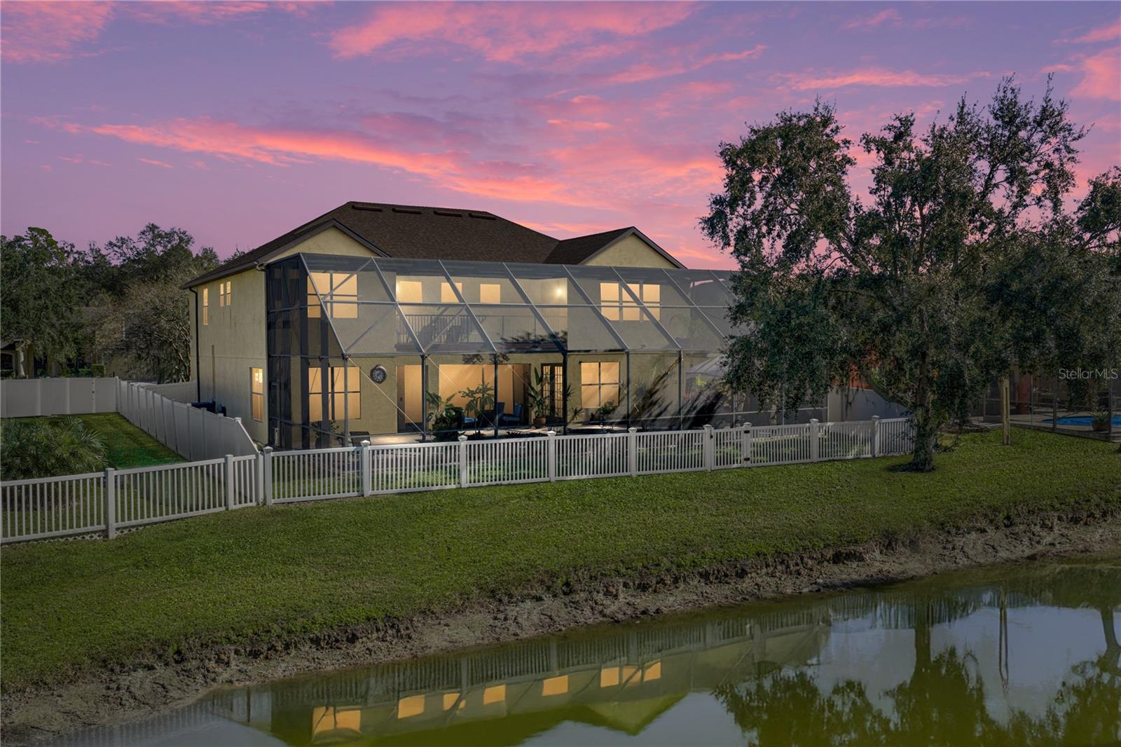 Image 2 of 100 For 360 Oak Landing Drive