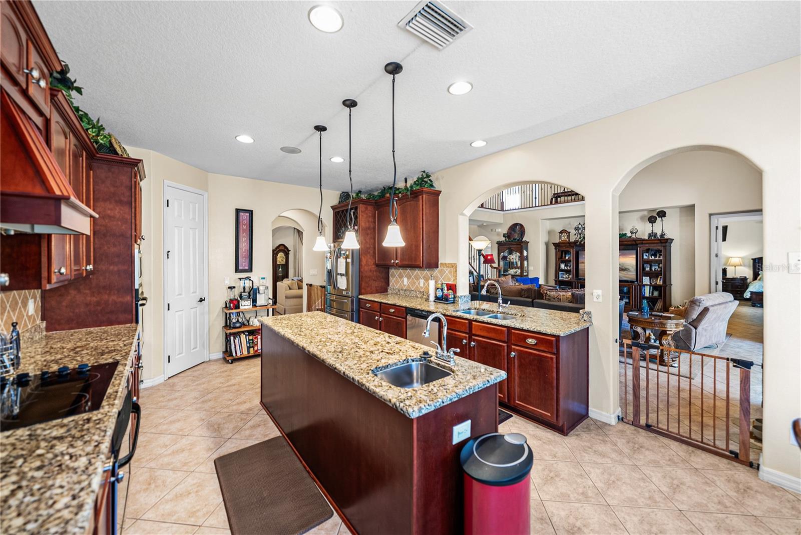 Image 20 of 100 For 360 Oak Landing Drive