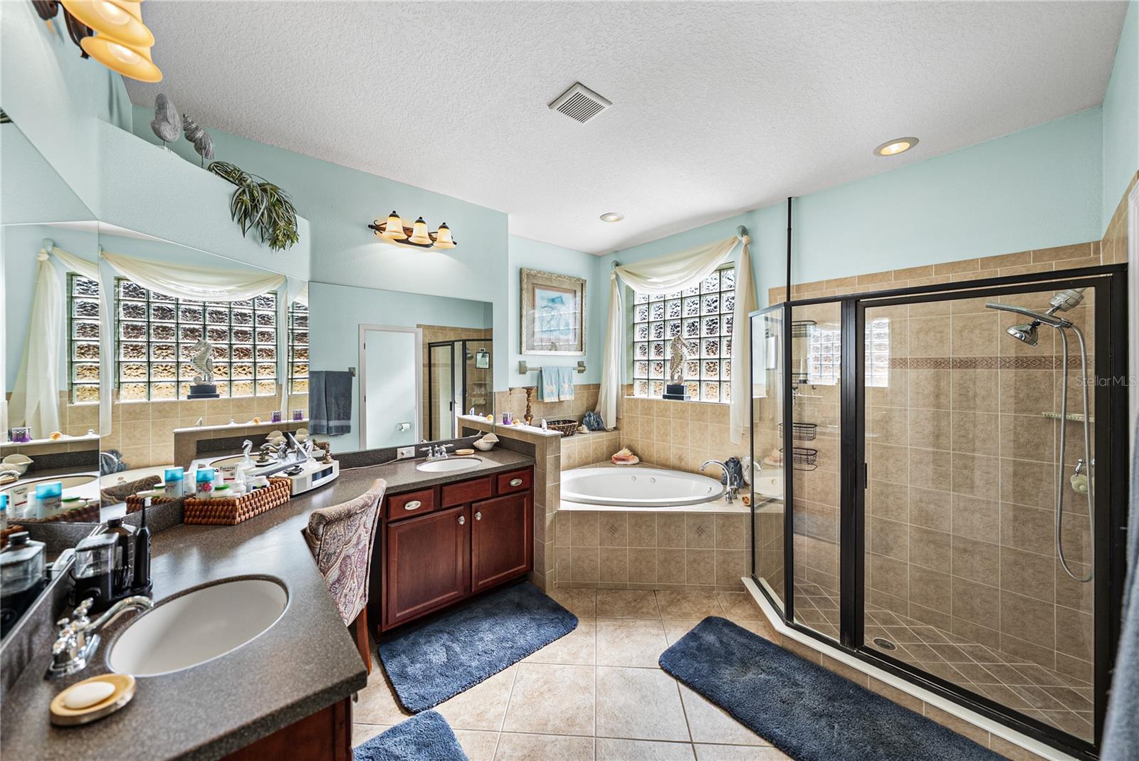 Image 34 of 100 For 360 Oak Landing Drive